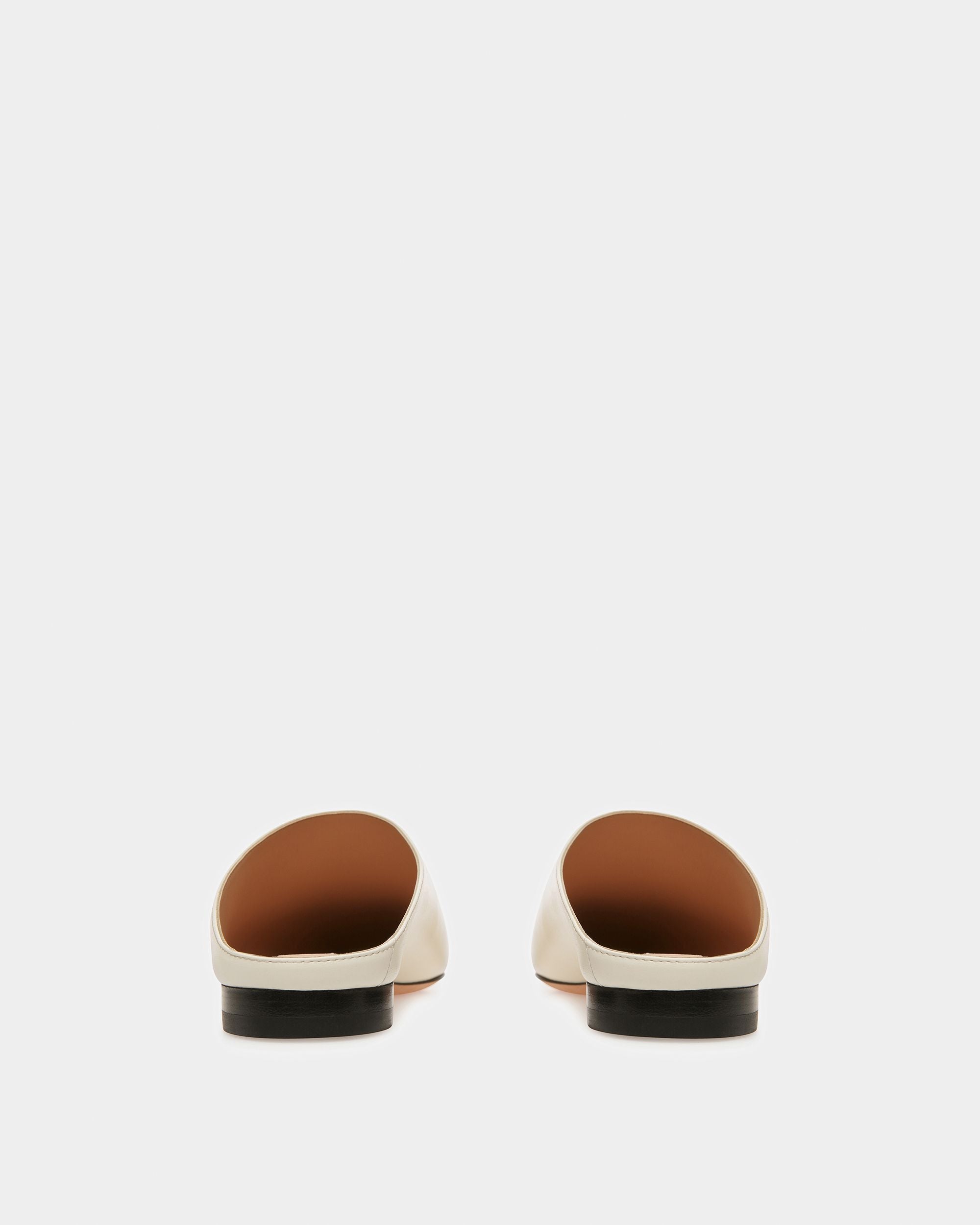 Bally Global - Nara Zapatos Planos De Piel Color Hueso - Blanco