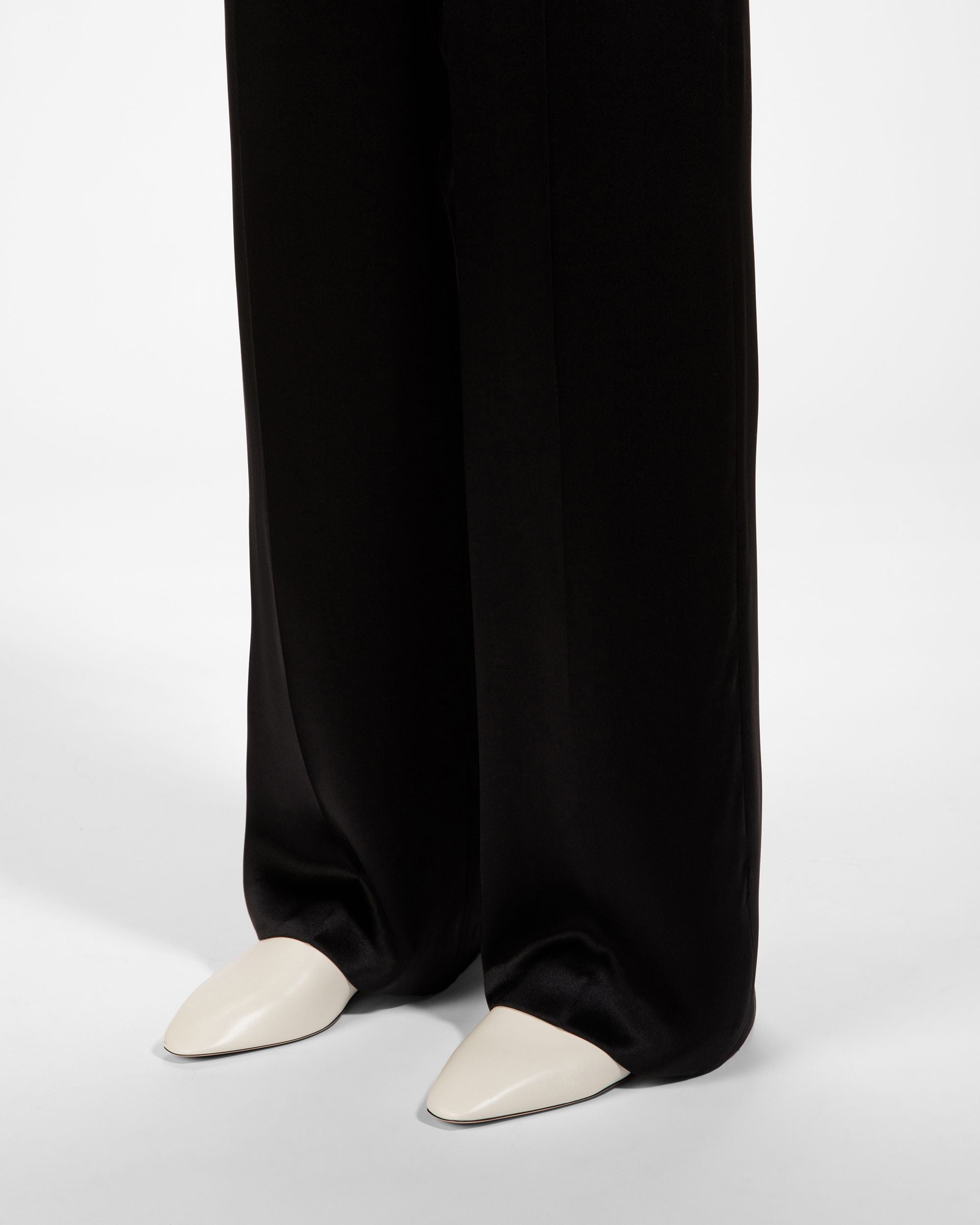 Bally Global - Nara Zapatos Planos De Piel Color Hueso - Blanco
