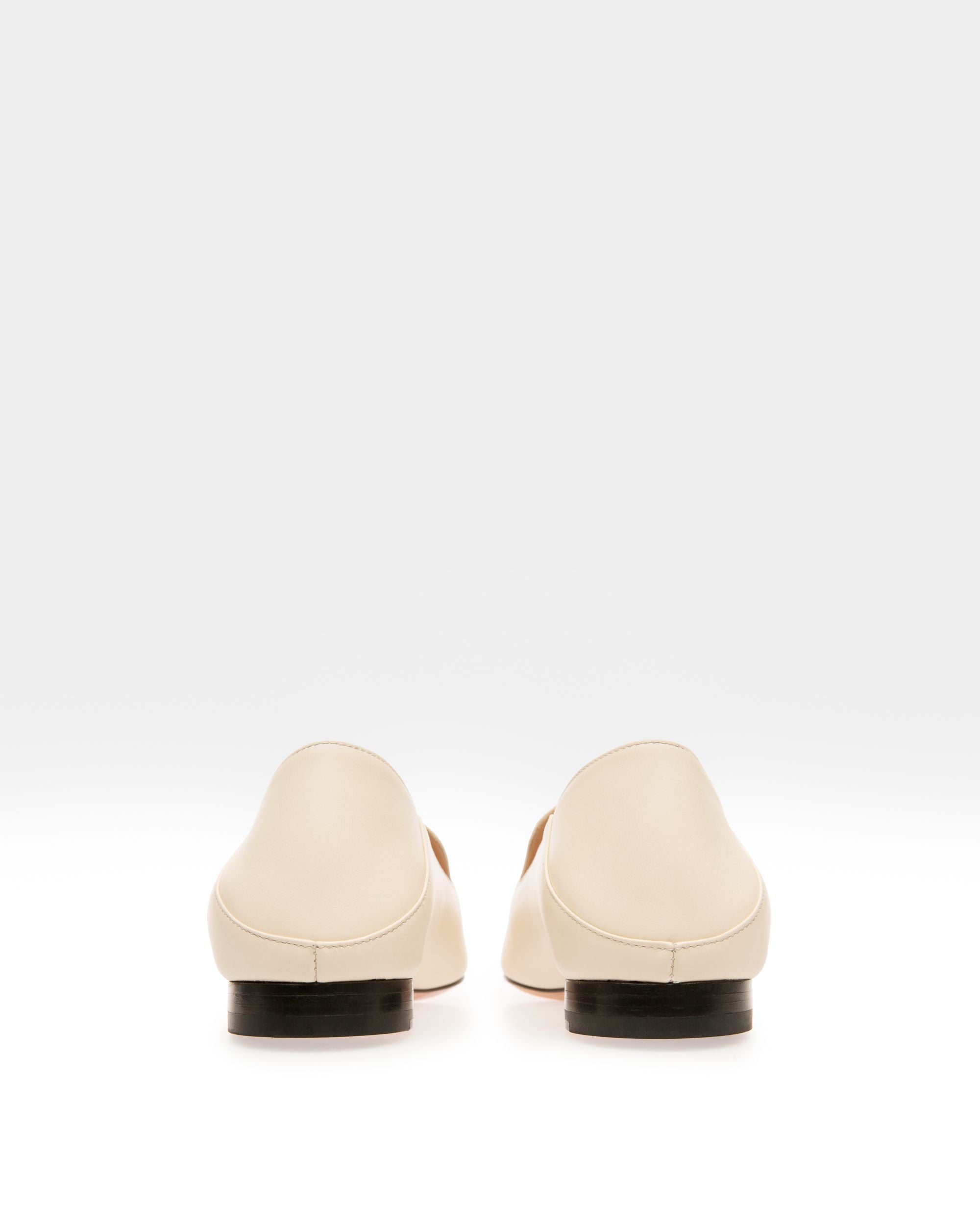 Bally Global - Ellah Flat Mocasines En Piel De Color Crema - Blanco