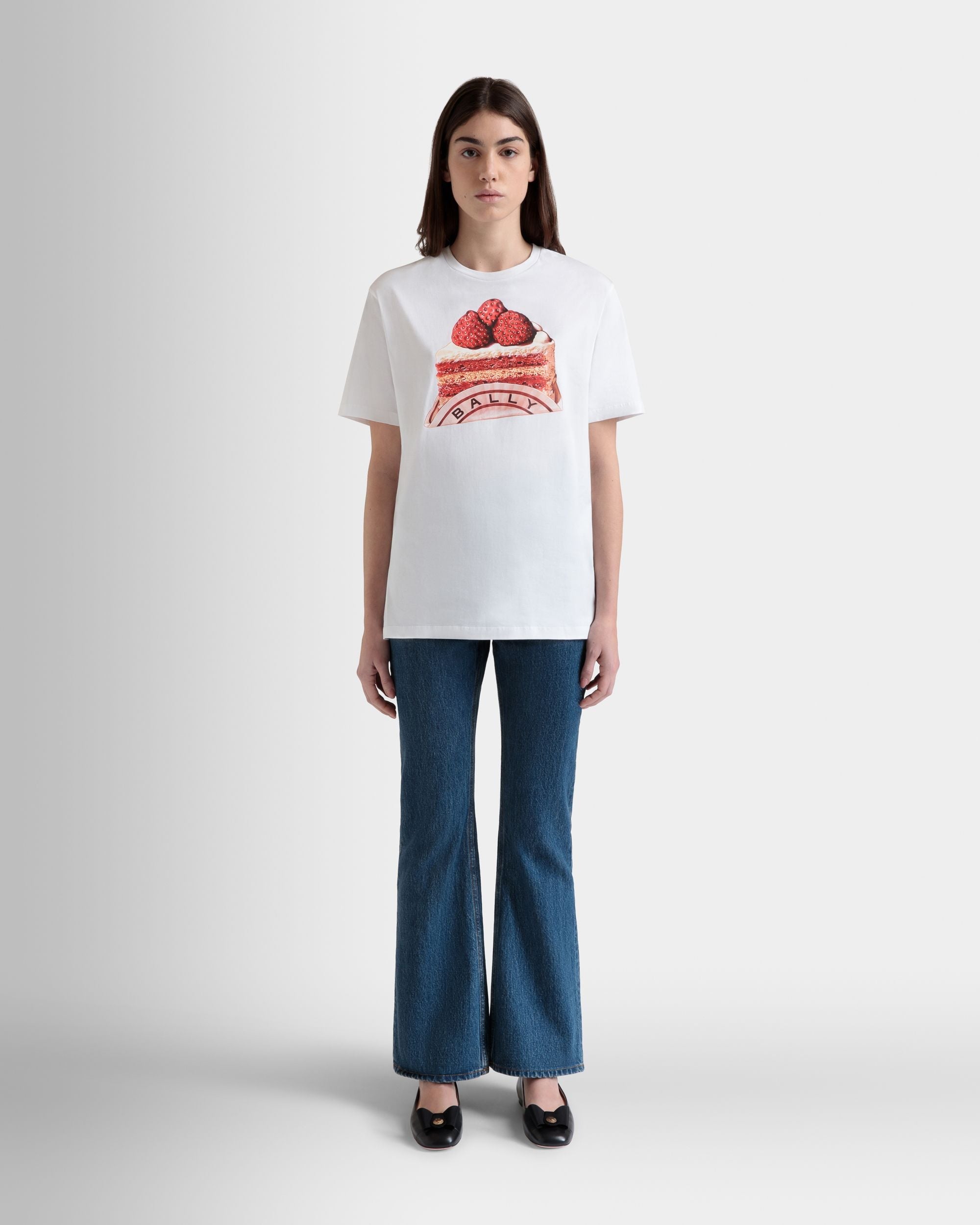 Bally Global - T-Shirt in White Cotton With a Bally Cake Print - White