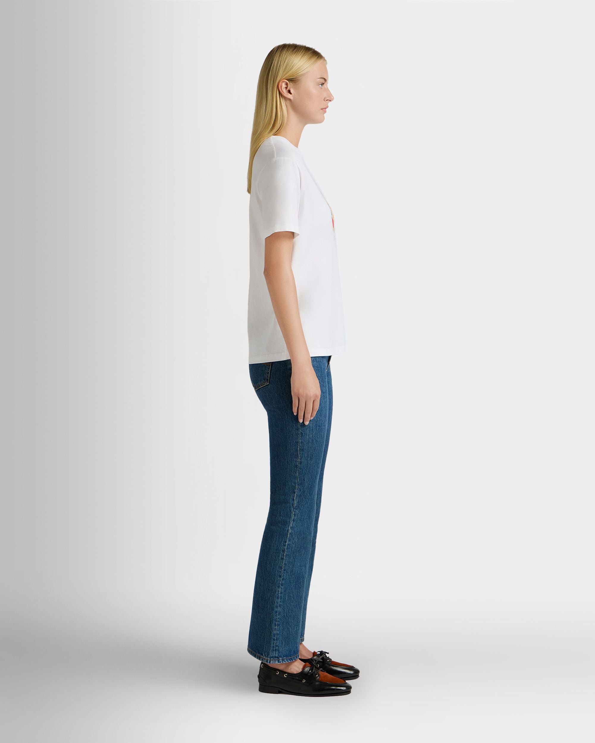 Bally Global - T-Shirt in White Cotton With a Bally Crest - White