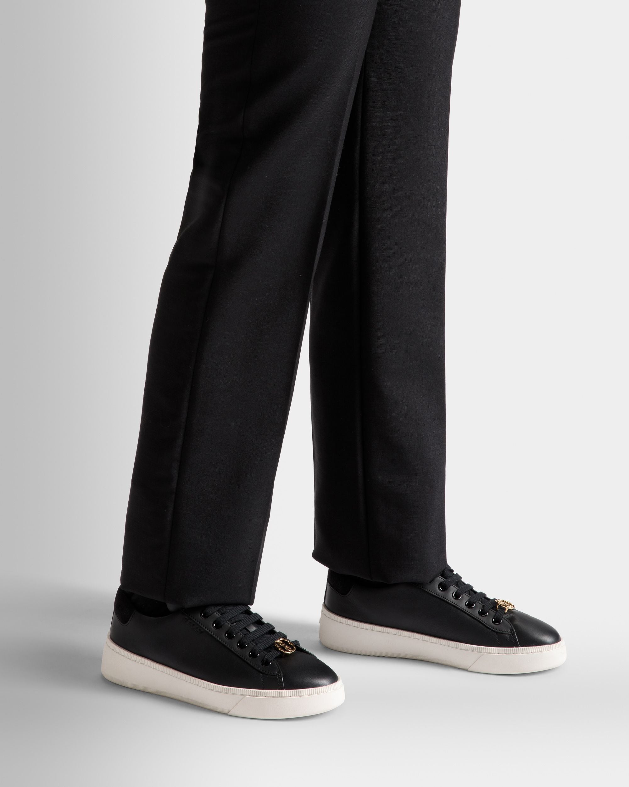 Bally Global - Raise Sneakers In Black And White Leather - Black