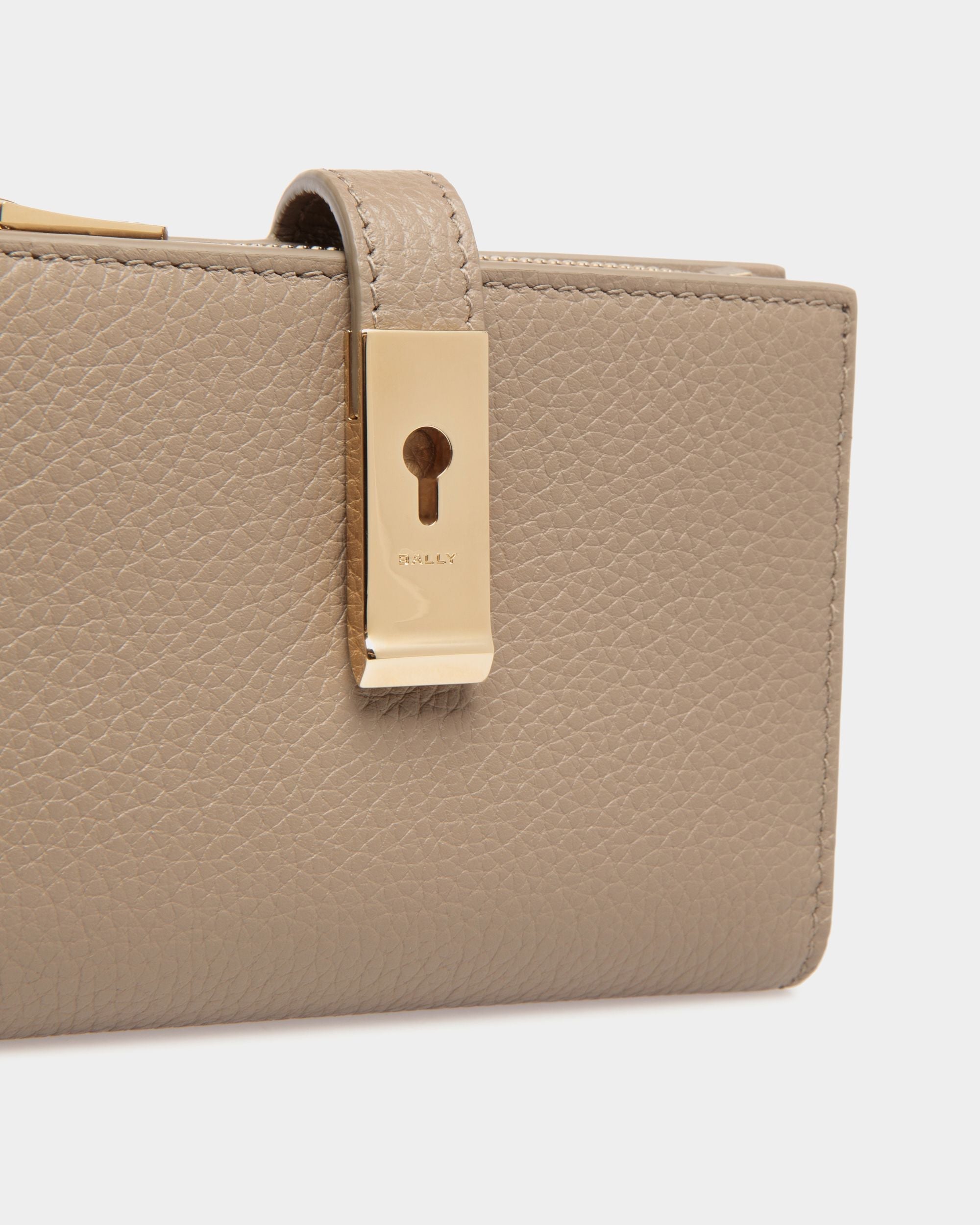 Bally Global - Lock Me Wallet In Taupe Grained Leather - Brown