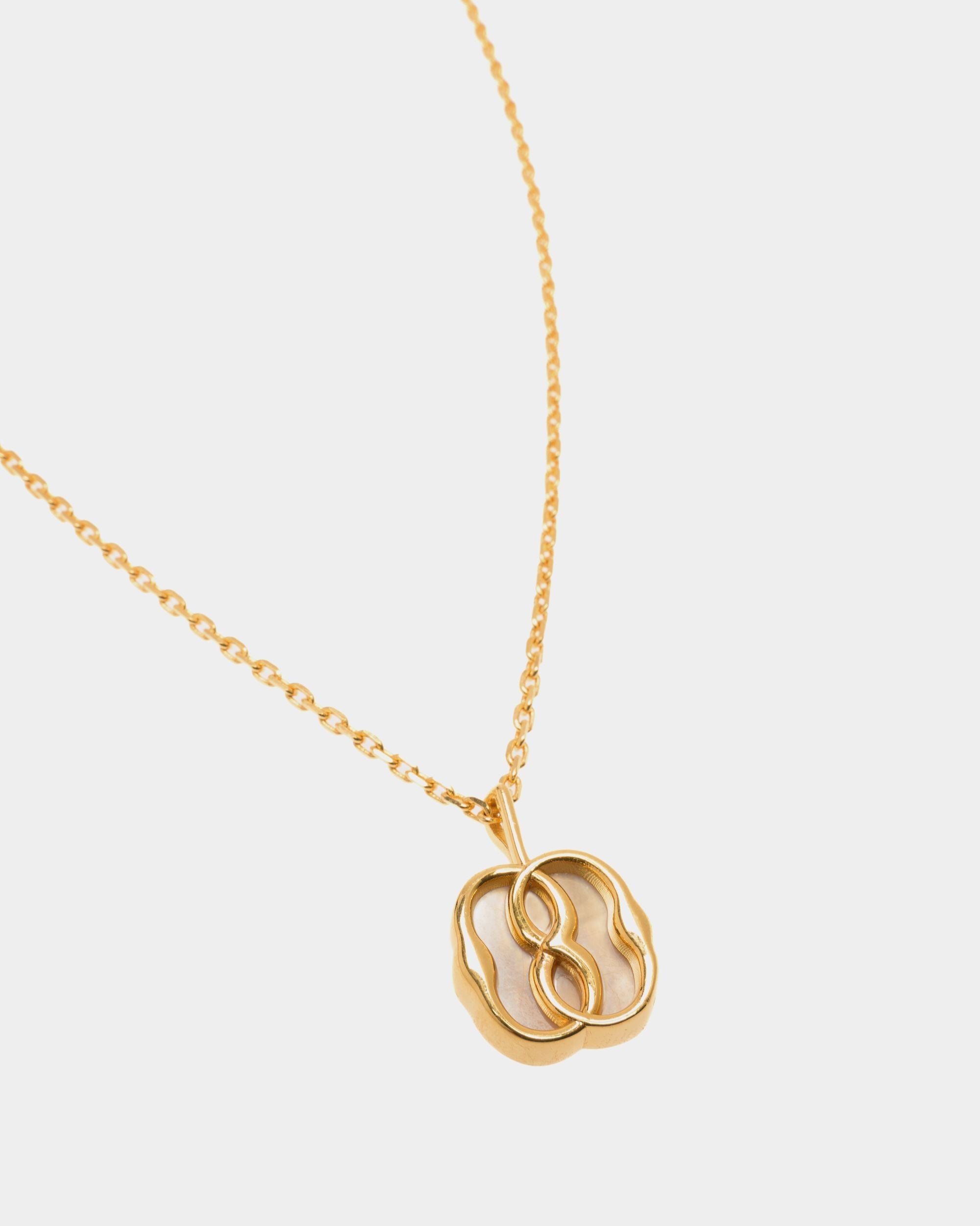 Bally Global - Collar Emblem De Latón Ecológico Dorado Y Nácar - Dorado