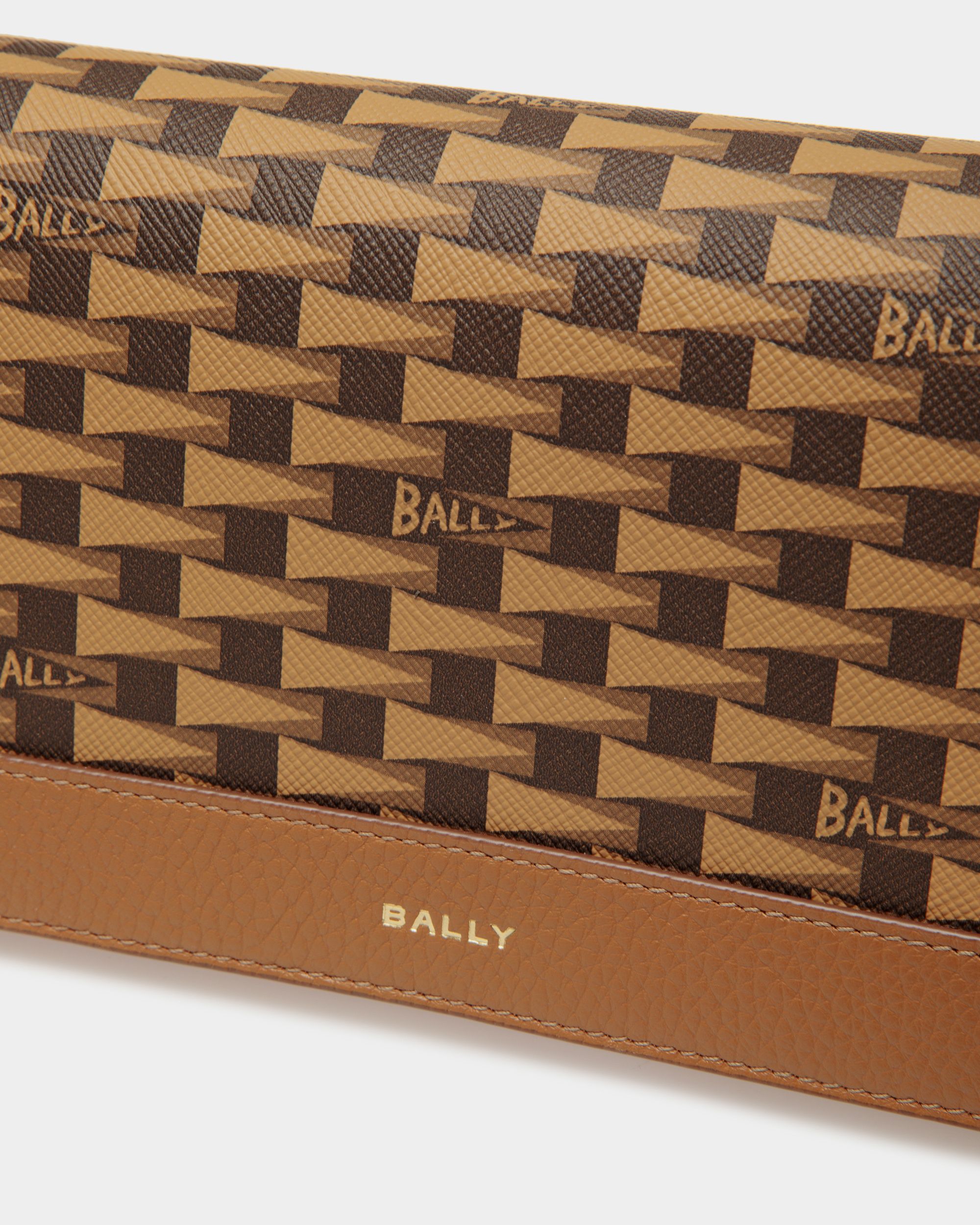 Bally Global - Pennant Continental Wallet In Desert TPU - Marrón