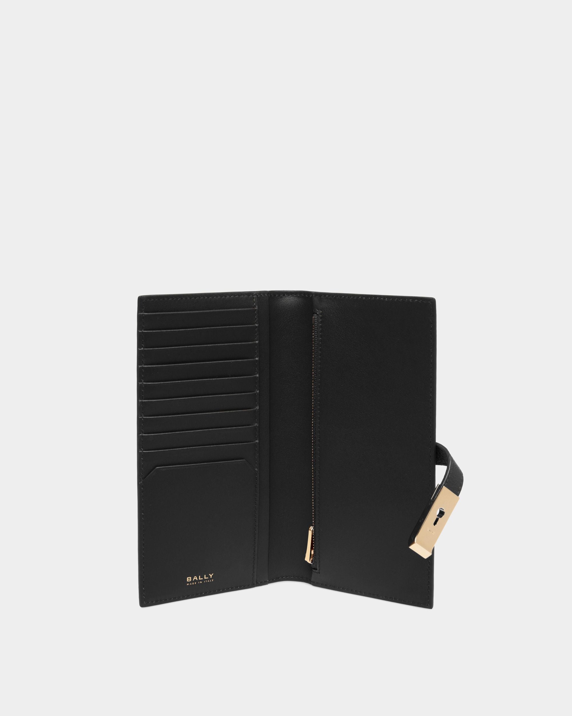 Bally Global - Cartera Alargada Lock Me De Piel Granulada Negra - Negro