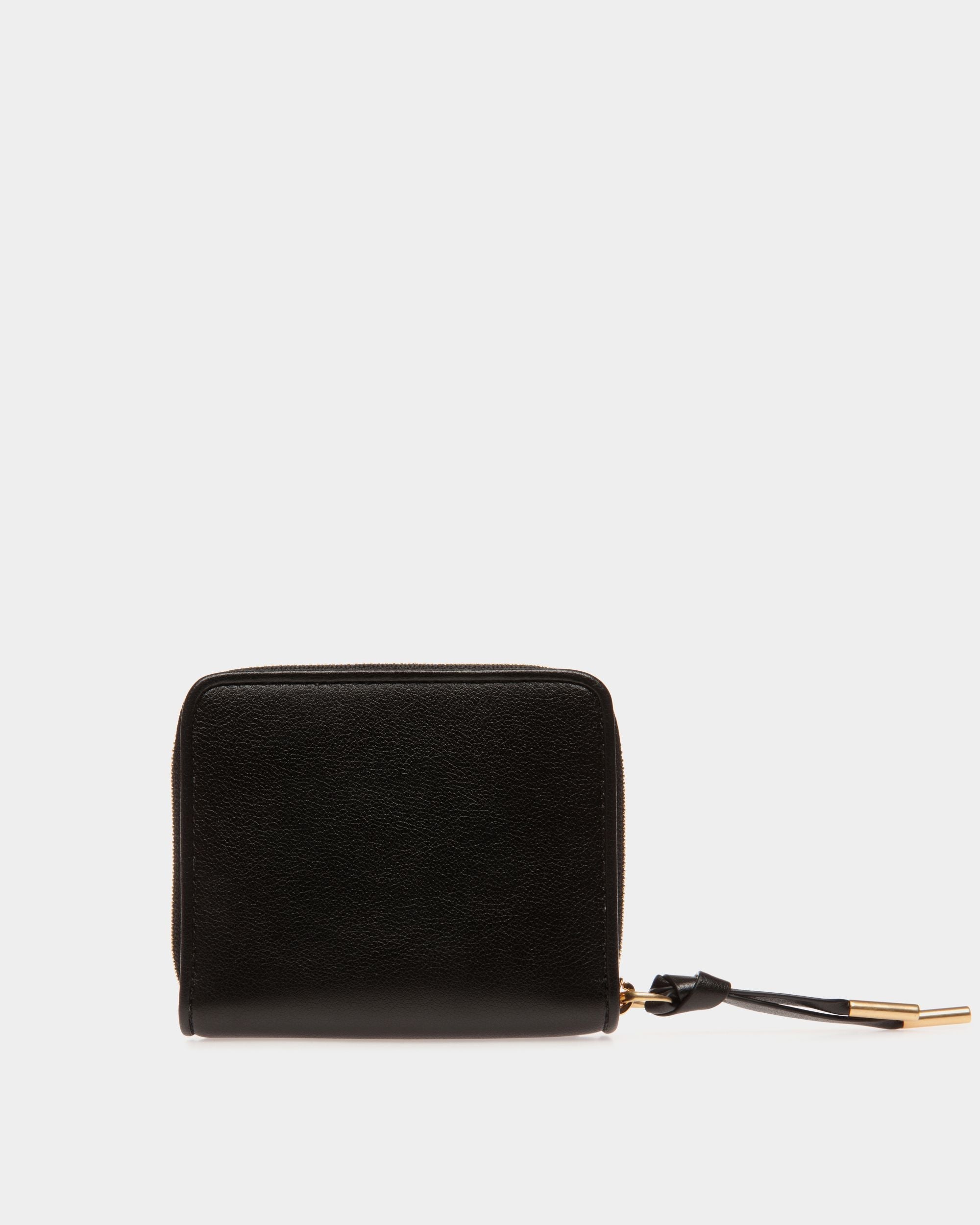 Bally Global - Bally Essential Wallet in Black Leather - Black