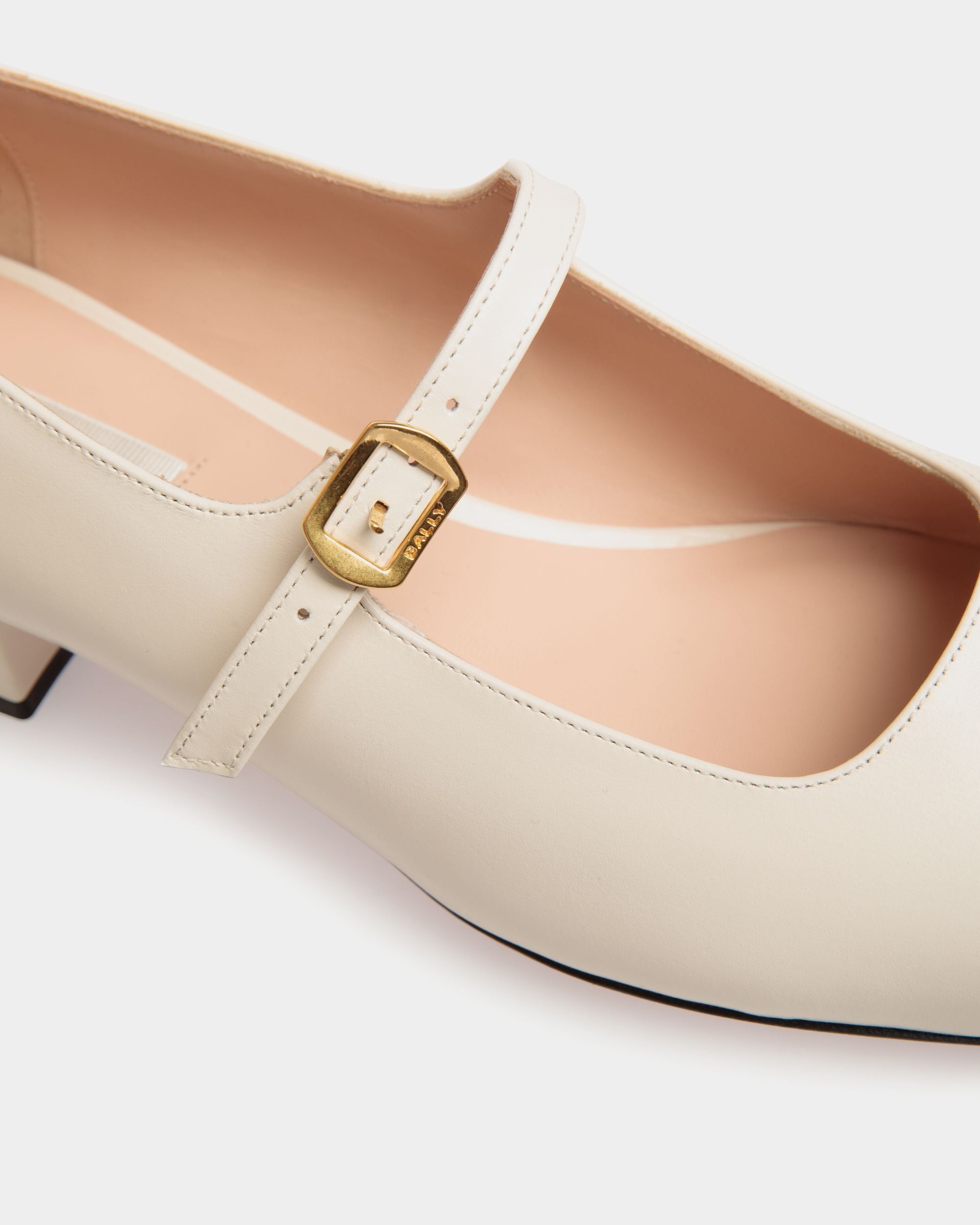 Bally Global - Ballyrina Pump in White Leather - Blanco