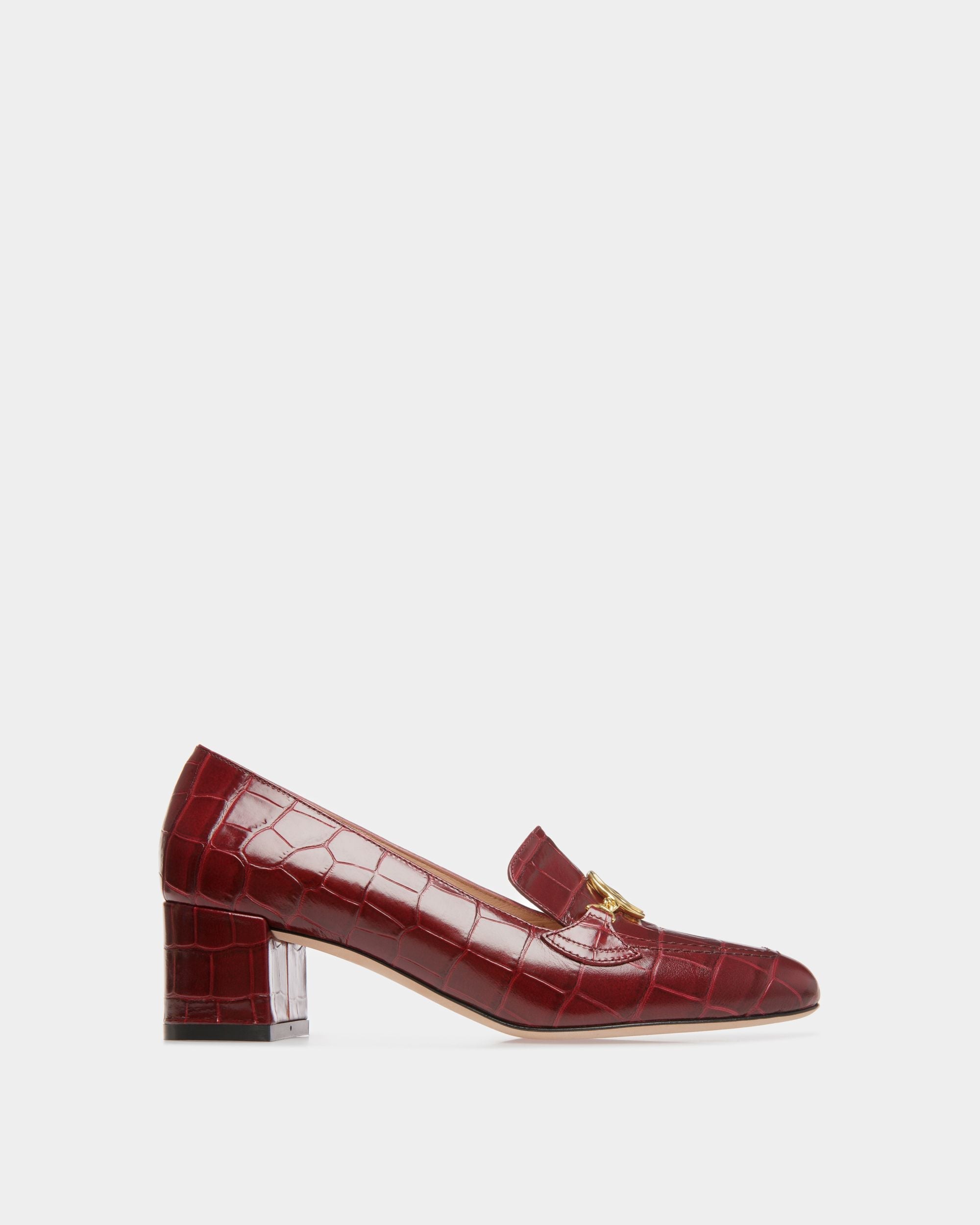 Bally Global - Zapatos De Salón Emblem De Piel Con Estampado De Cocodrilo Rojo Oscuro - Rojo