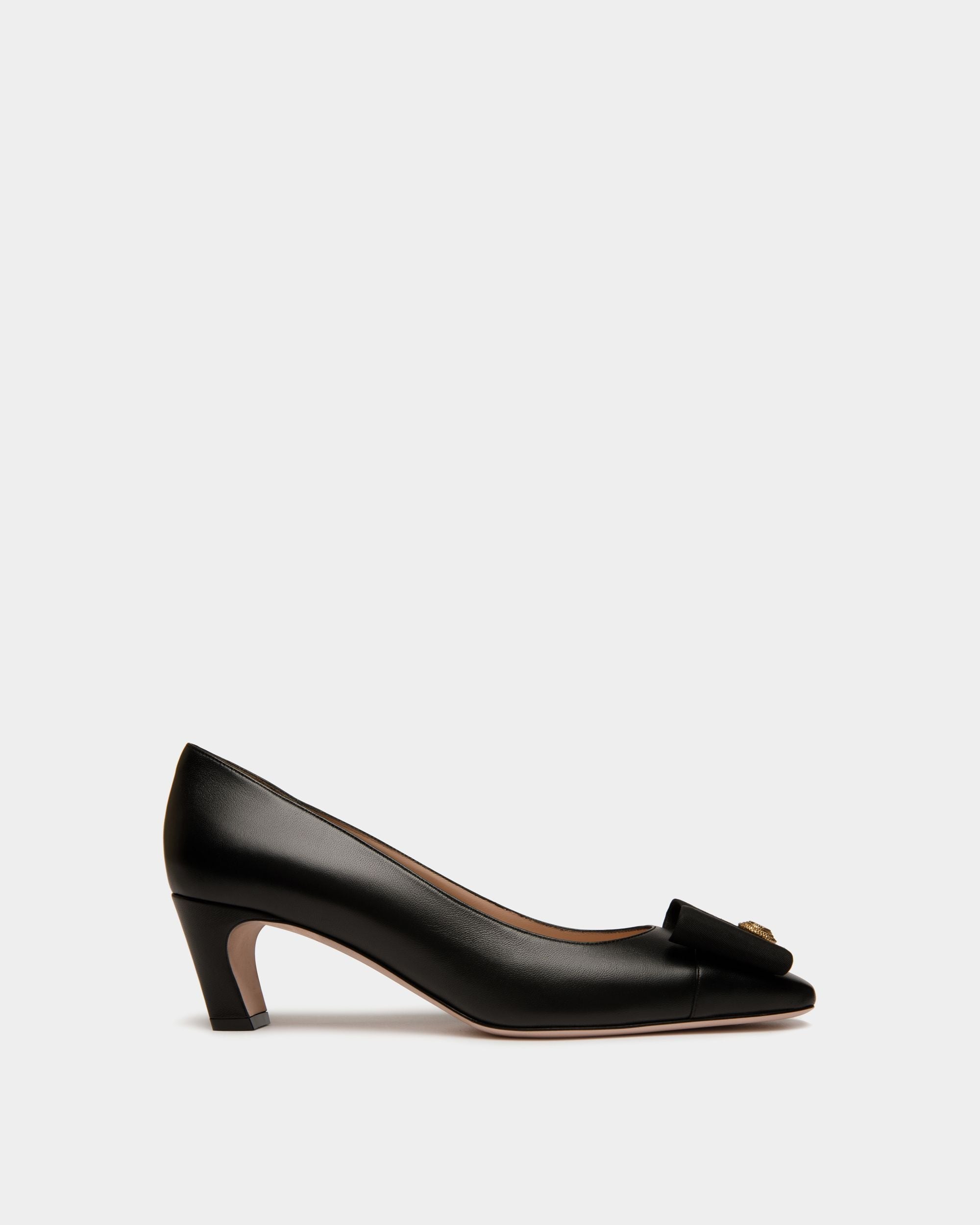 Bally Global - B-Bow Pump in Black Leather - Black