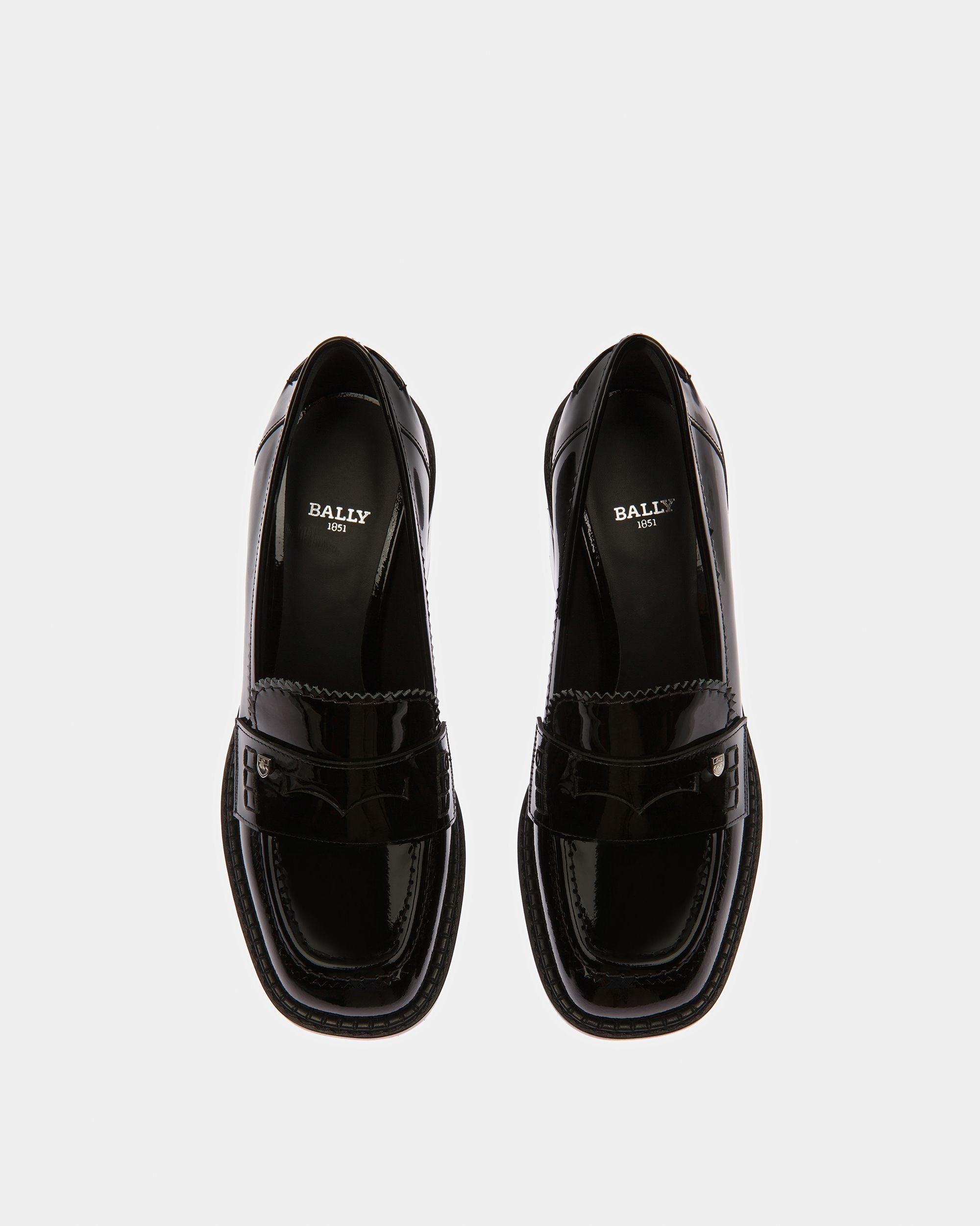 Bally Global - Elly Leather Moccasins In Black - Negro