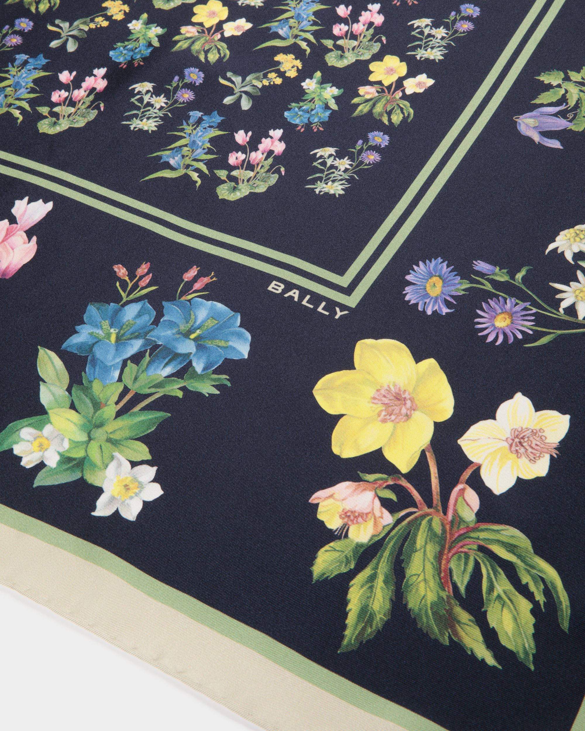 Bally Global - Foulard In Mountain Flower Print Silk - Blue