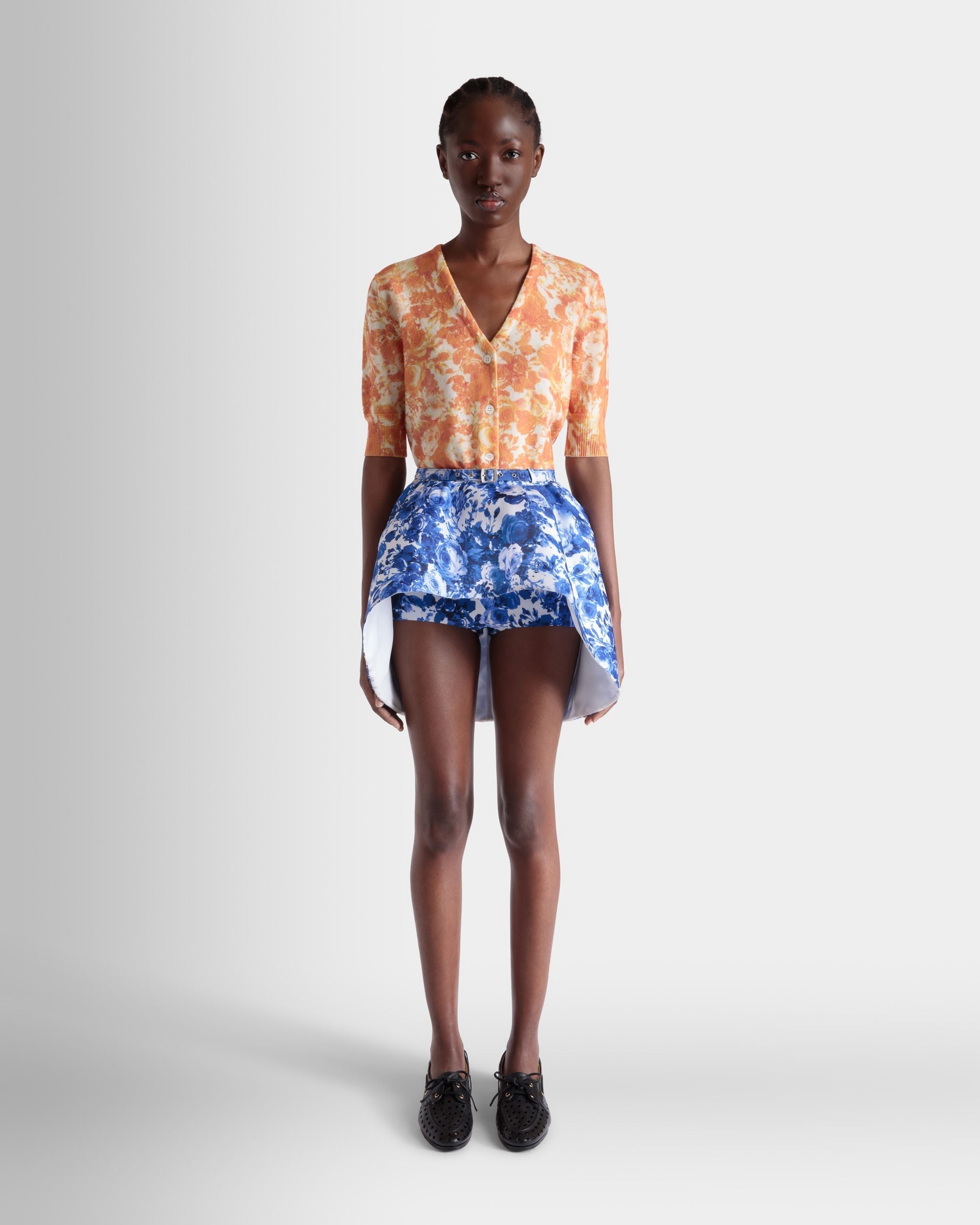 Bally Global - Mini Skirt with a Rosengarten Print in Blue Silk - Azul