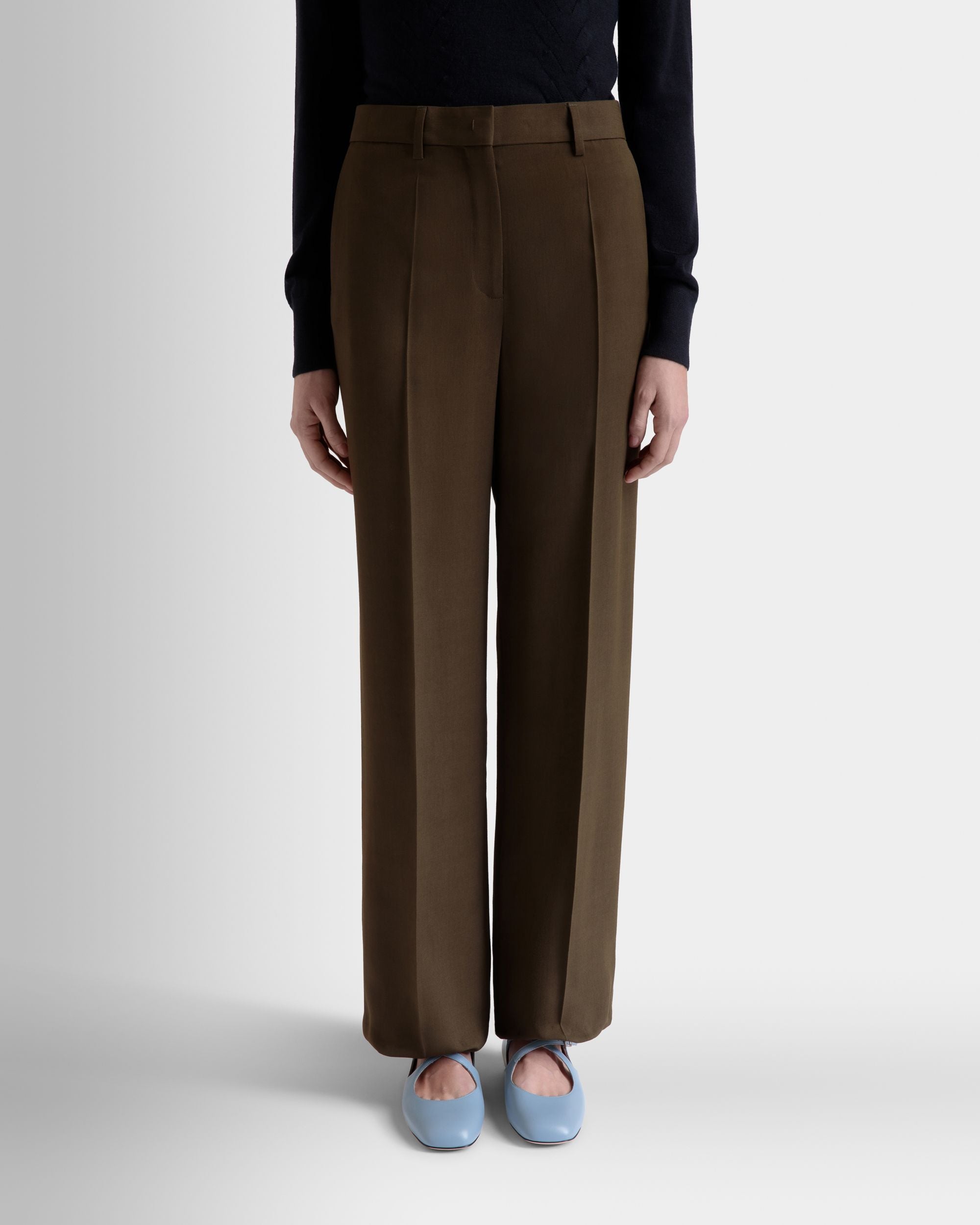 Bally Global - Pantalón Recto De Gabardina Fluida Military Green - Verde